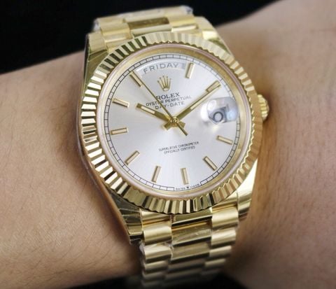 2025 Smartwatch Day-Date 128238 Gold model with white dial