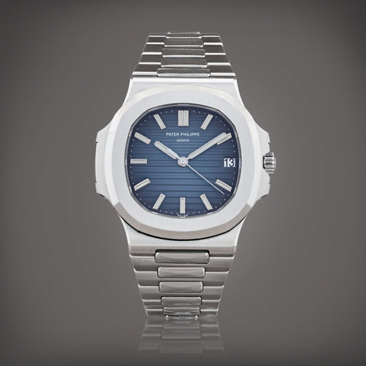 NAUTILUS STEEL BLUE DIAL 40MM 2018 COMPLETE SET Watch