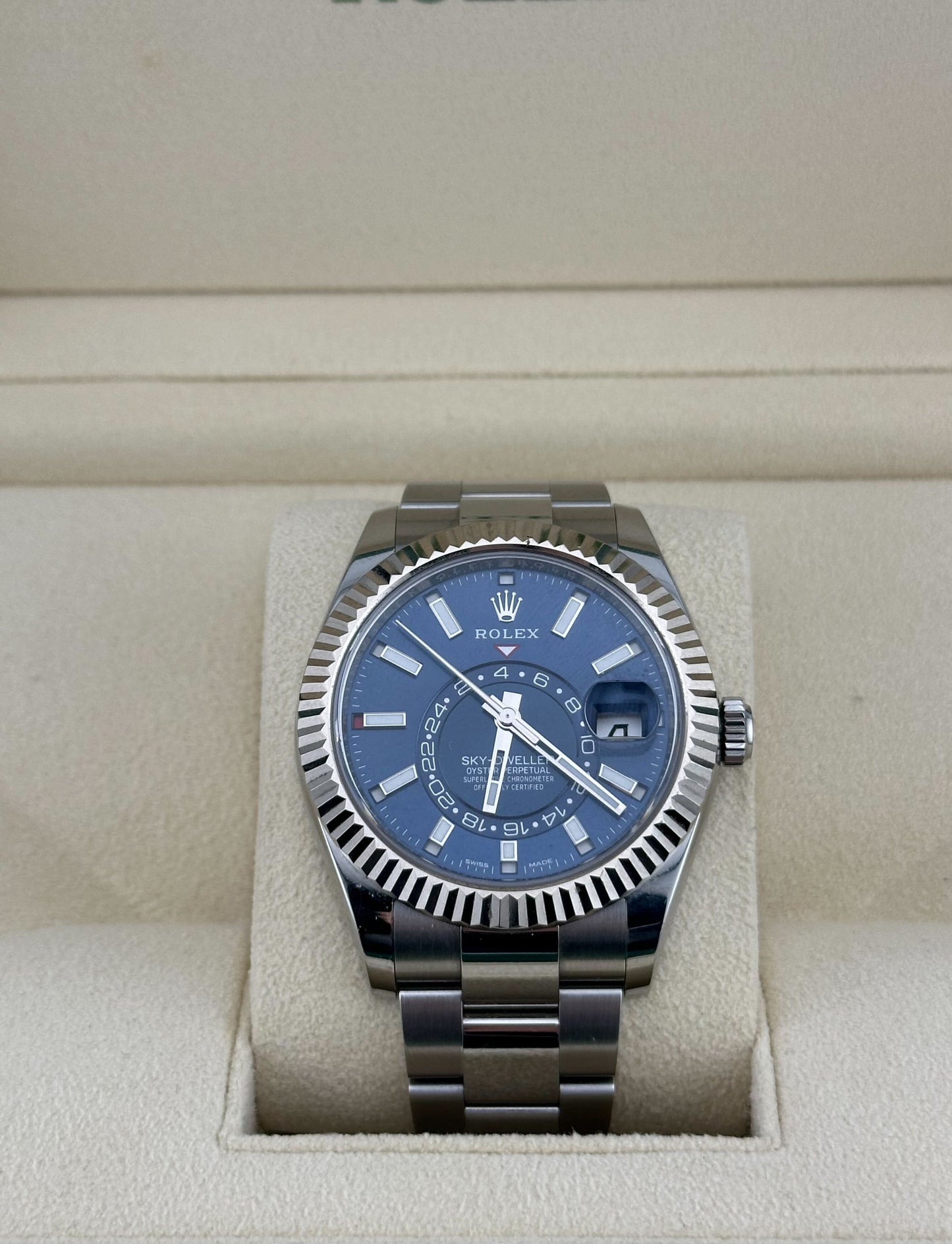 2025 Watch Sky-Dweller 326934 Stainless Steel Blue Dial Oyster (2022)